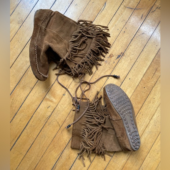 Minnetonka Suede Fringe Boots - Picture 4 of 8